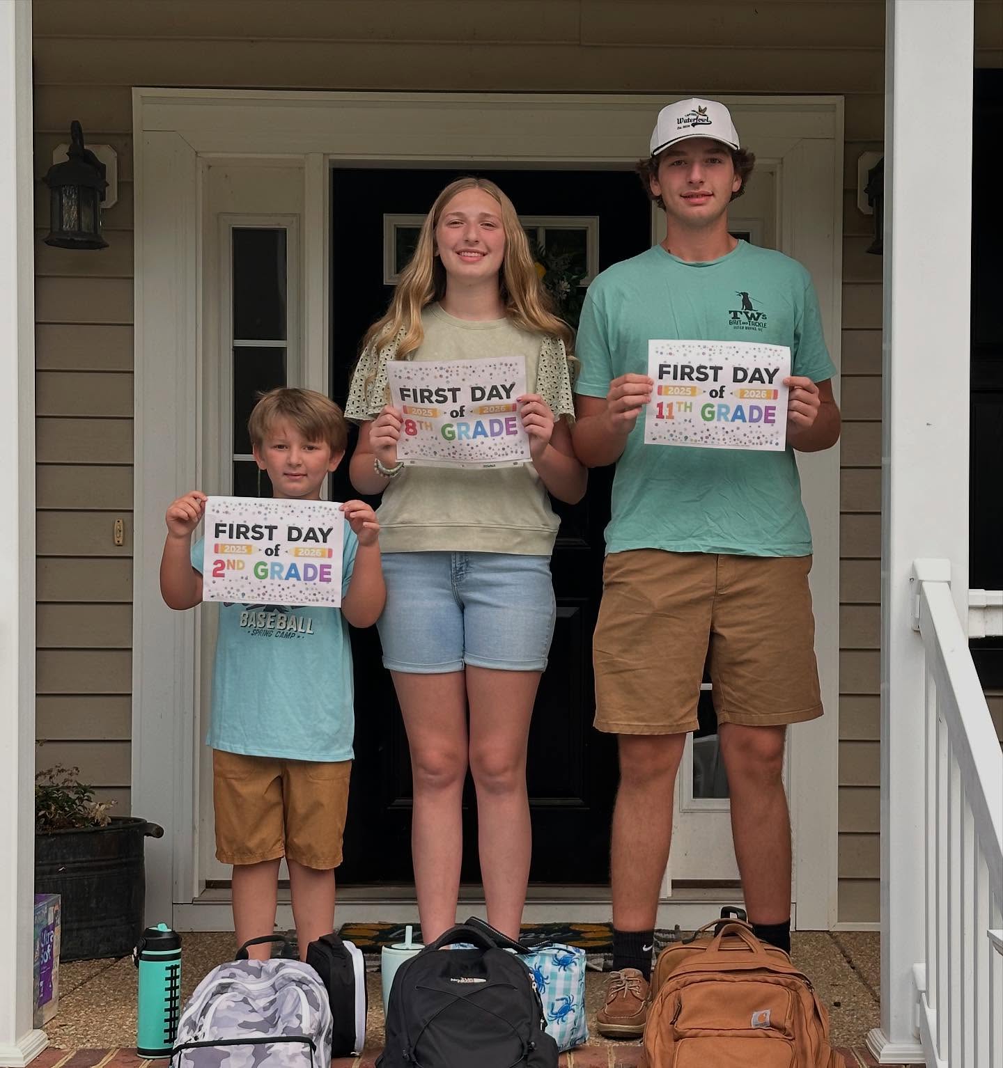 First day of school! 📚✏️
Prayers for a successful year 🙏🏻